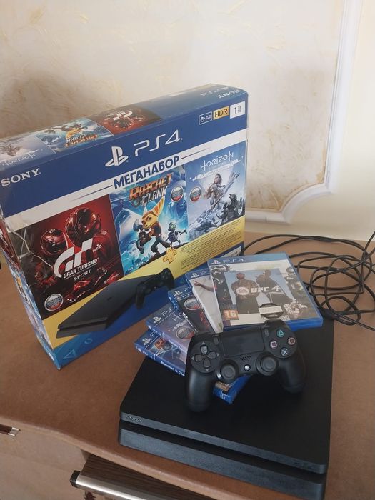 playstation 4 slim