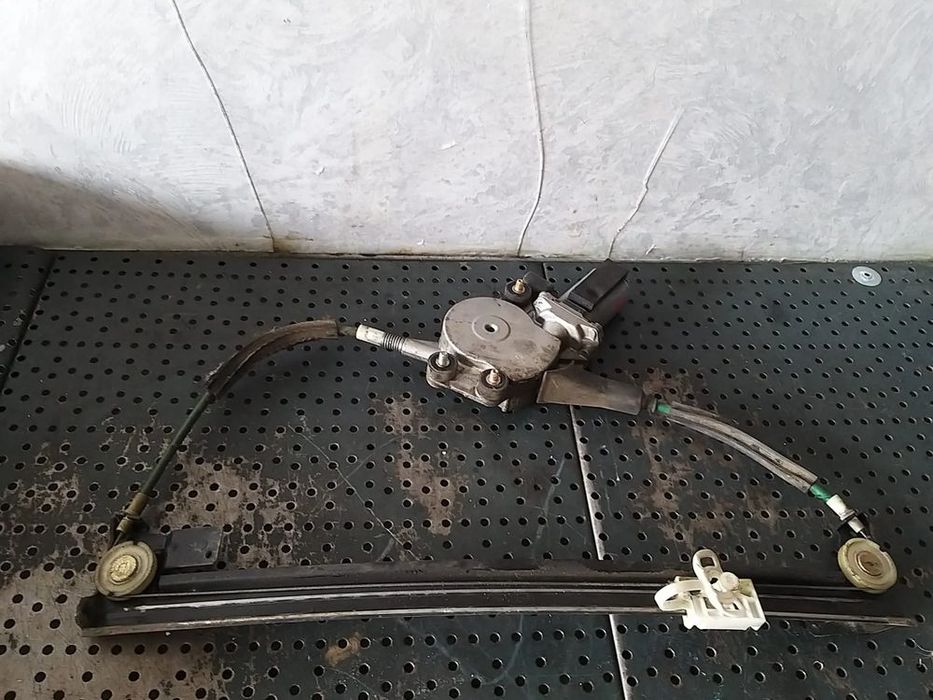 Macara motoras dreapta fata alfa romeo 147 937