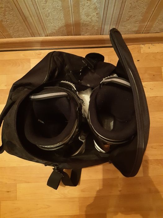 Ботинки горнолыжные