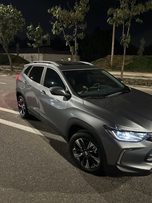 Rent car прокат автомобилей Tracker Premier