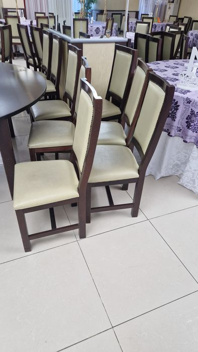 scaune si mese, pentru restaurant, din lemn masiv
