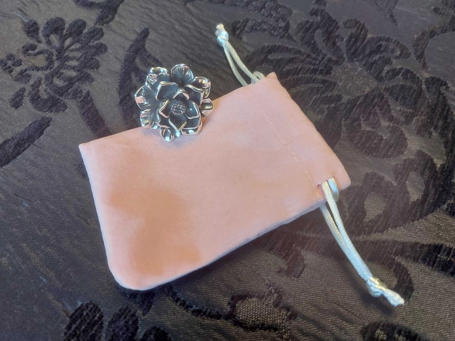 Красив, Масивен пръстен!