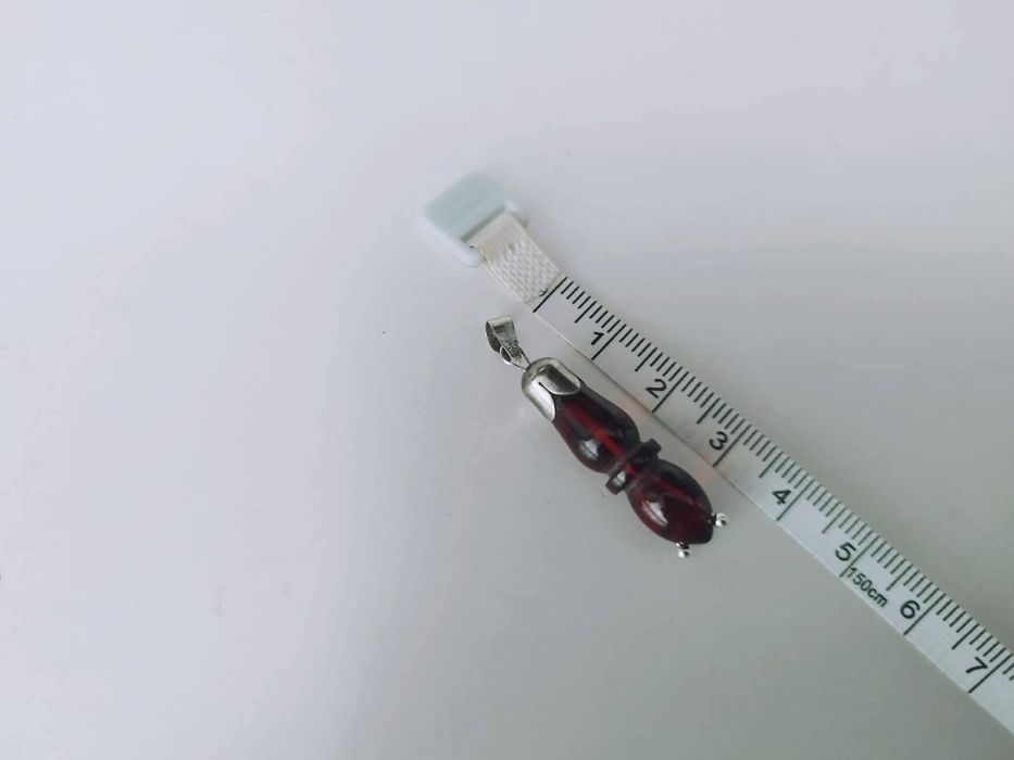 Vechi pandantiv din argint de 925 cu chihlimbar natural presat, rosu