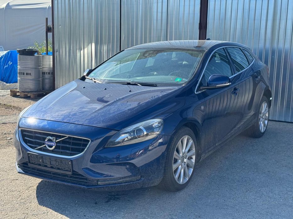 Dezmembrez Volvo V40 orice piesa dispnibila