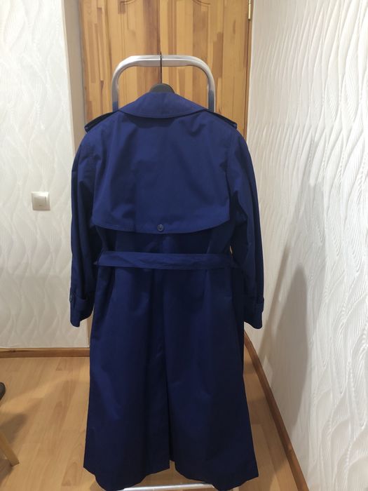 Продам плащи женские