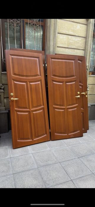 Продам двери деревянные