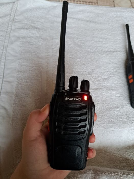 Радийна станция от 8 части ( уоки токи)