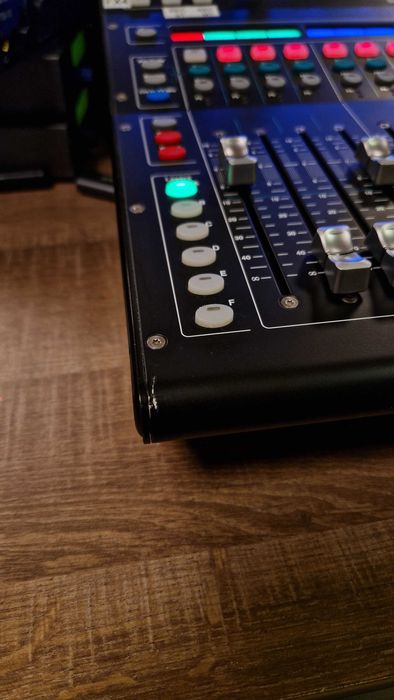 Mixer Digital Allen & Heath SQ5 / Schimb cu Wing Compact