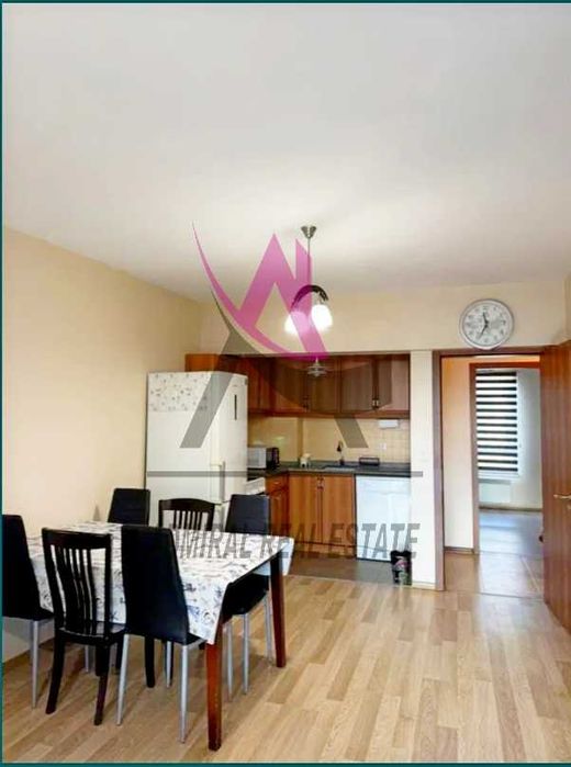 Дава се под наем Двустаен апартамент в Варна, Цветен квартал - 65 кв.м за 500 € - Снимка #1