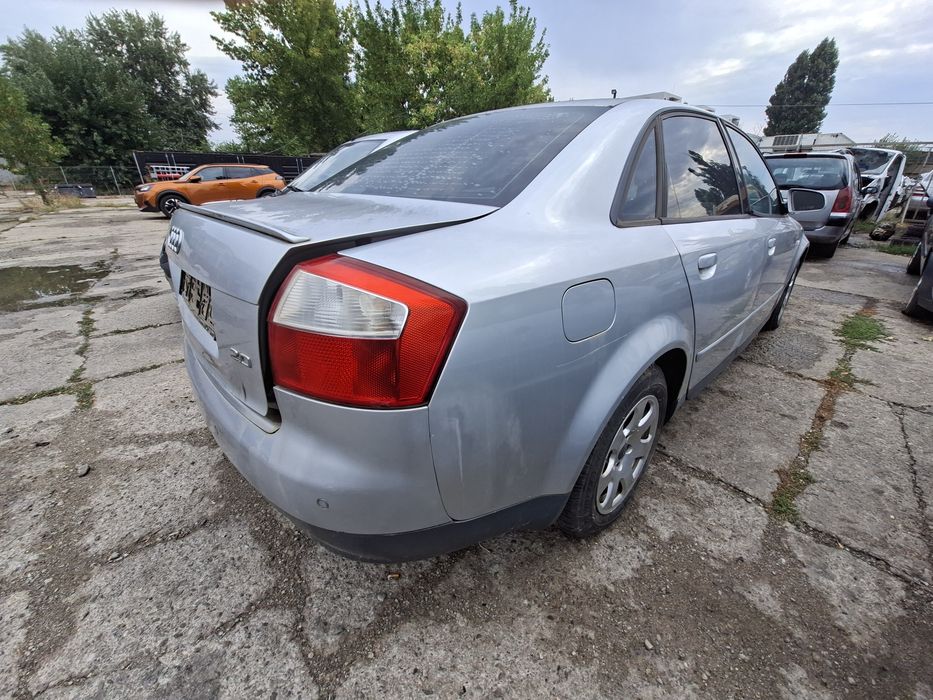 Dezmembrez Audi A4 B6 1.9D 2.0 B 2002