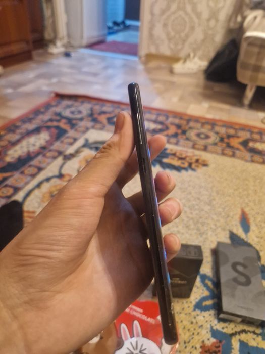 Продаю самсунг с 8 плюс