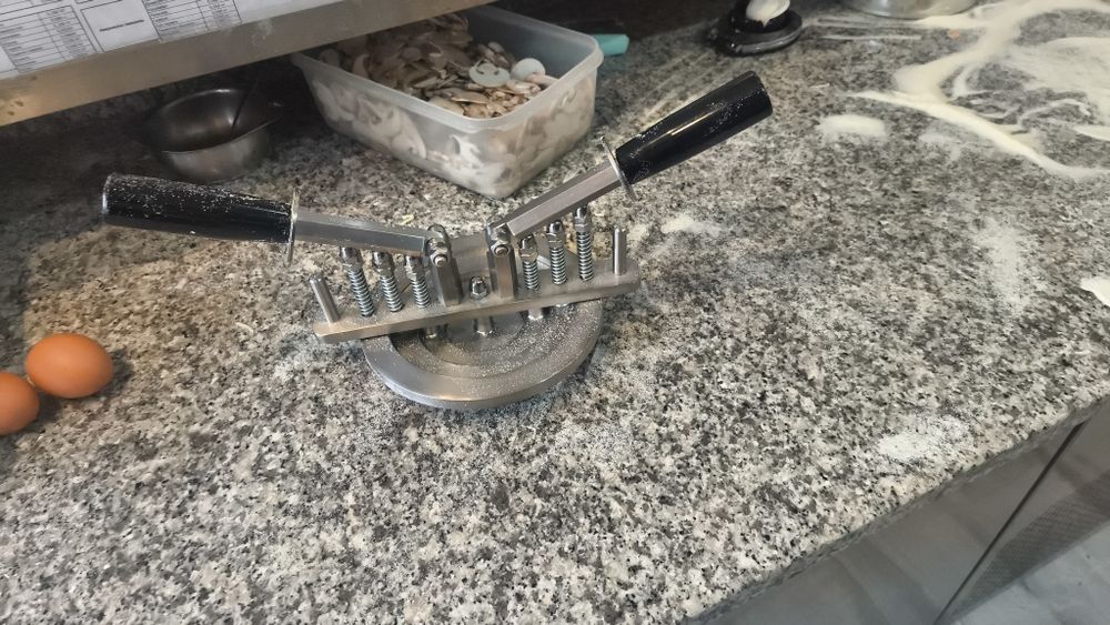 Машина за борд на пица