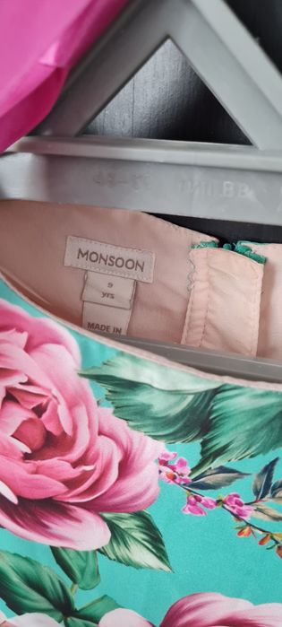 Продам платье для девочки,9 лет