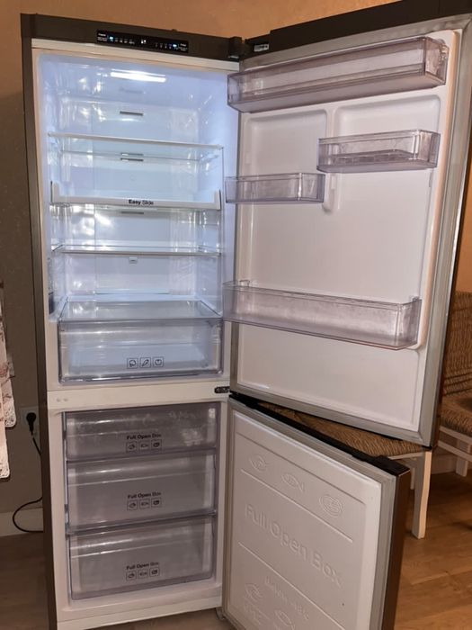 Продам холодильник в отличном состояний