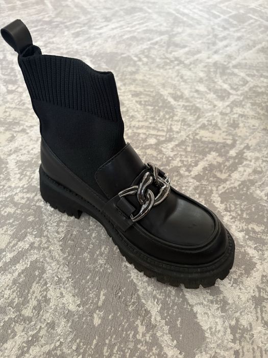 Продам ботинки