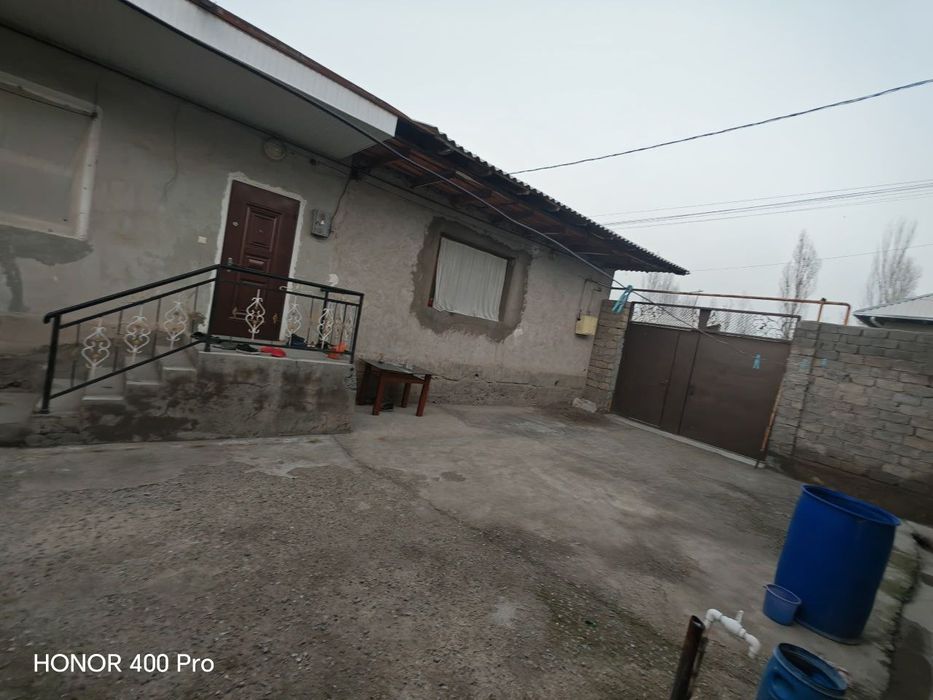 Уй сотилади срочно янги тошкентга кирган жоилар  жумабозорда