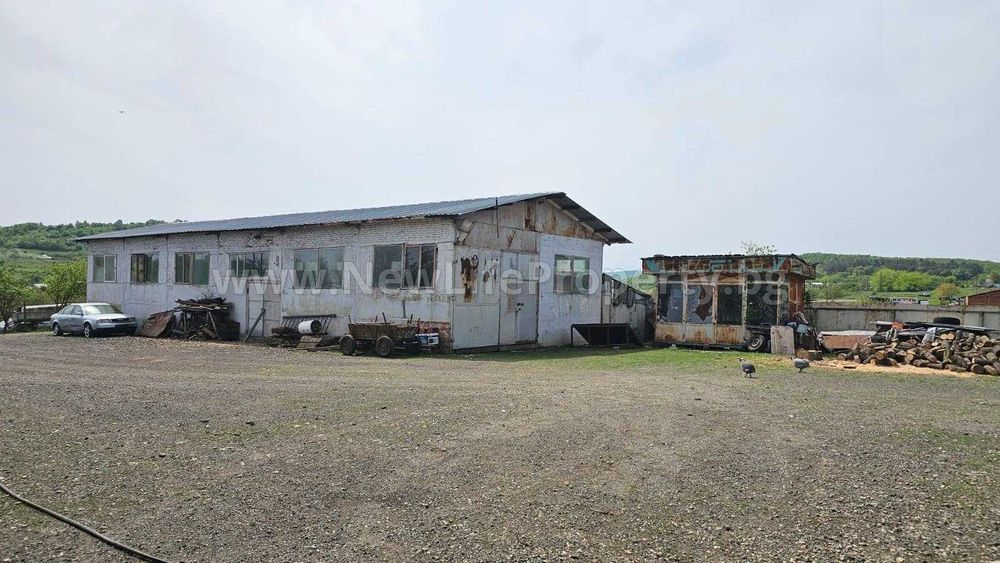 Продава се Промишлена сграда в Средец - 5500 кв.м за 15 €/кв.м - Снимка #1