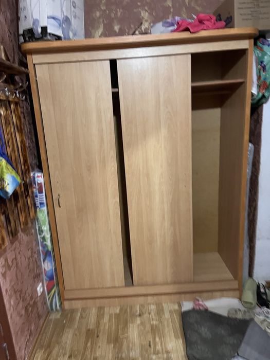 Продам шкаф размер 1.70 высота 2 м