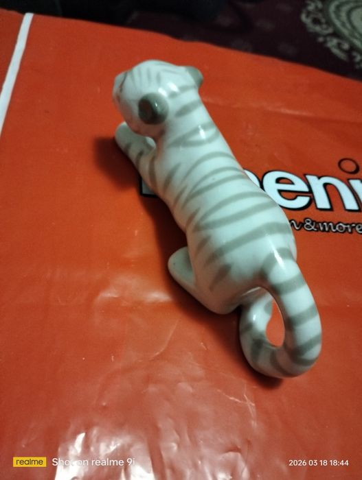 Фарфор статуэтка