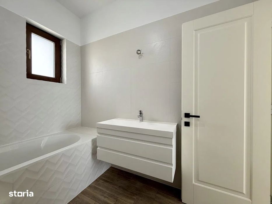 Vila 4 camere Tunari | Curte 380 mp | Gata de mutare