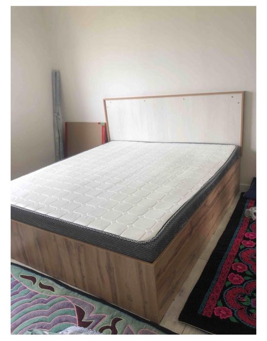 Спальная кровать