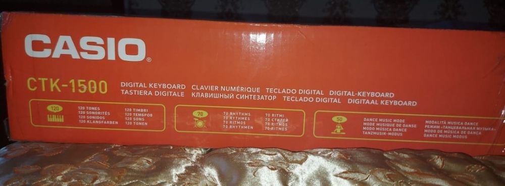 Синтезатор CASIO CTK-1500.