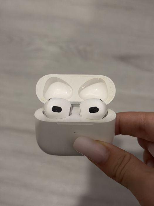 Casti airpods neutilizate