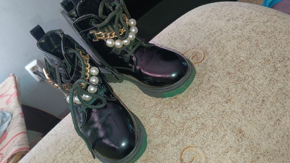 Ботинки на девочку