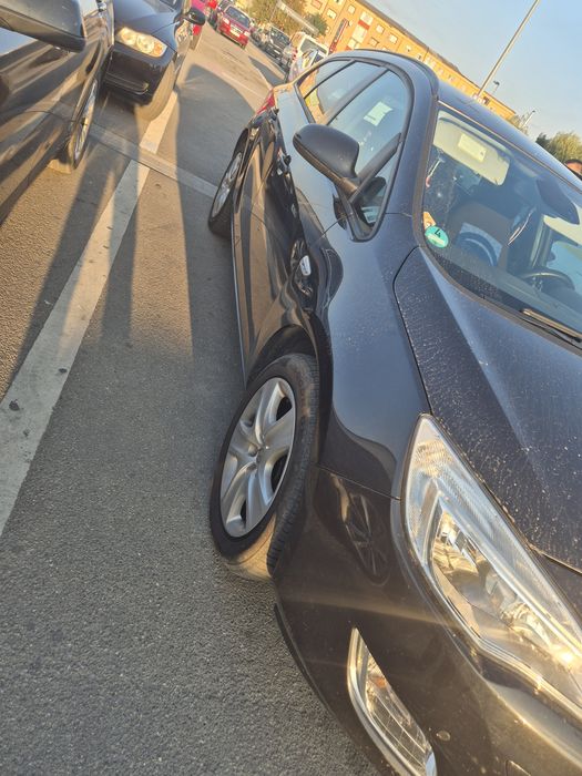 Opel Astra J 1.7cdti  diesel 2012