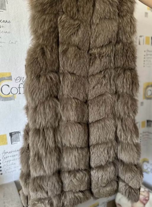 Жилетка песец безрукавка