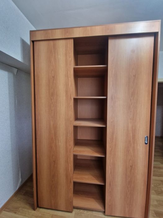 Продам шкаф купе трёх дверный