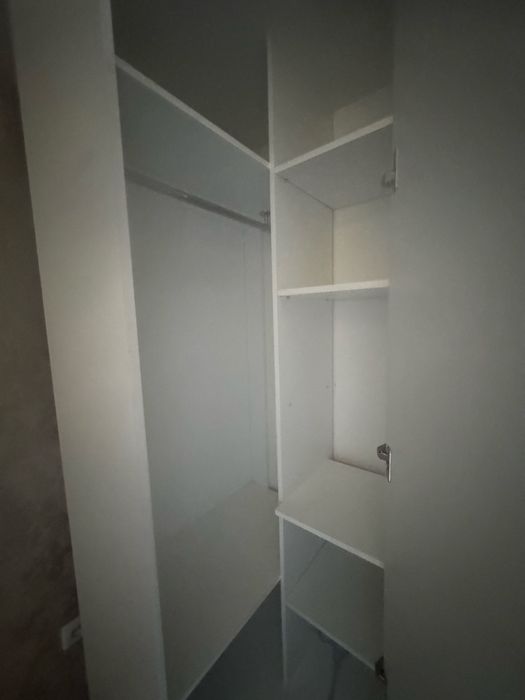 Продам угловой шкаф