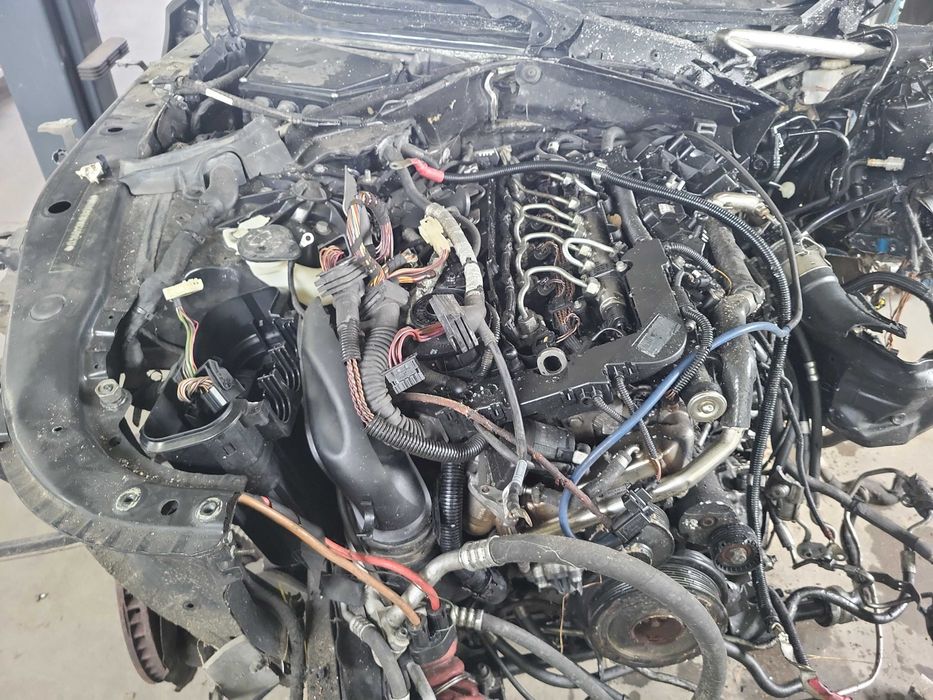 Dezmembrez bmw seria 7 f01 740xd an 2010