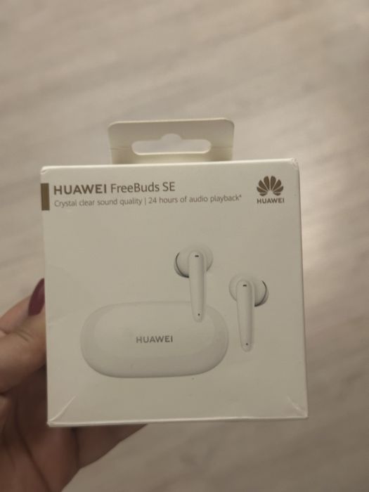 Продам новые беспроводные наушники HUAWEI FreeBuds SE белого цвета.