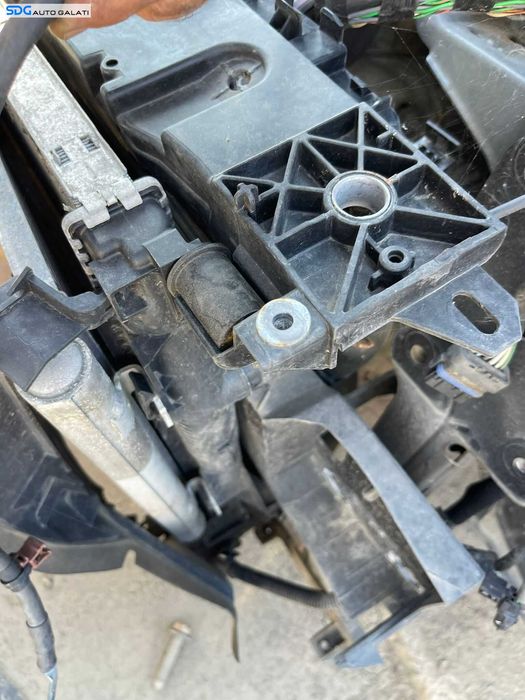 Trager Tragher Calandru Panou Frontal Suport Radiatoare Gol Renault Megane 3 1.9 DCI 2008 - 2016 Cod 752100004R 752100004 [C7649]