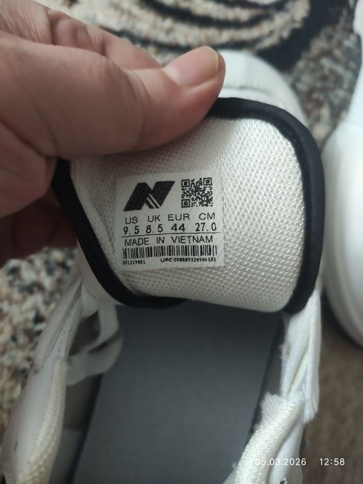 Продам новые кроссовки