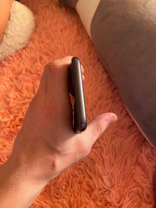 IPhone 11 б/у черный