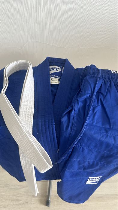 Продам кимоно детское 120 см