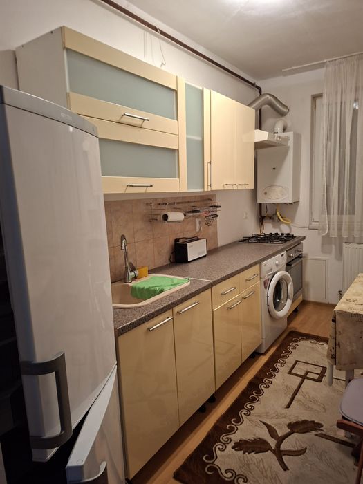 Închiriez apartament cu 1 camera Floresti.