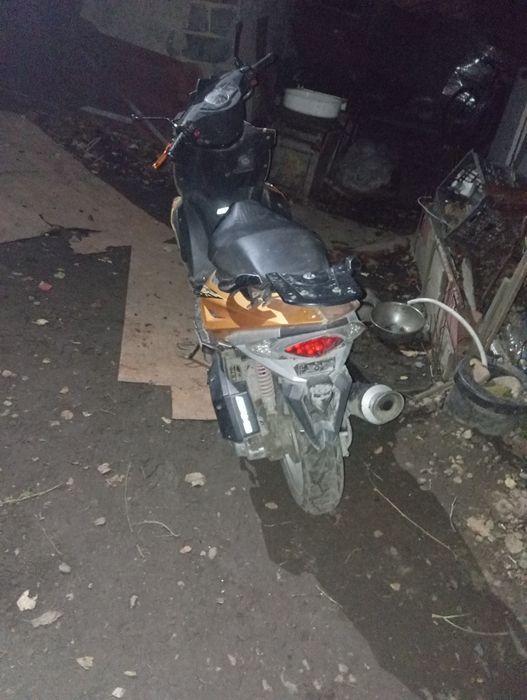 Продам скутер 150 кубов