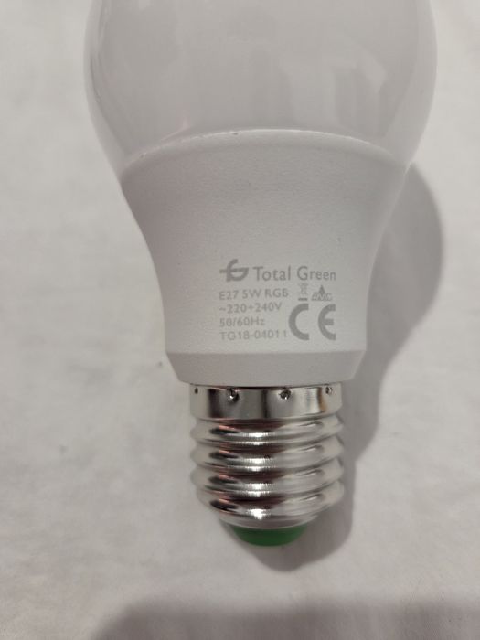 Set 2 becuri LED RGB E27 cu telecomandă – Total Green 5W + DLX 10W