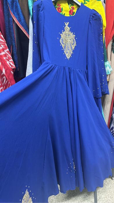 Распродажа костюмов