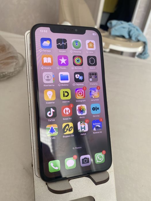 Айфон ХС 256гб продам