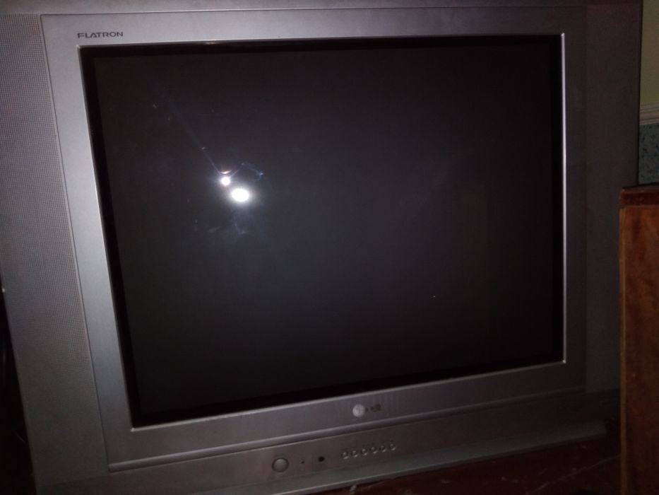 LG ва AKIRA катта телевизорлар сотилади ишлаб турибди