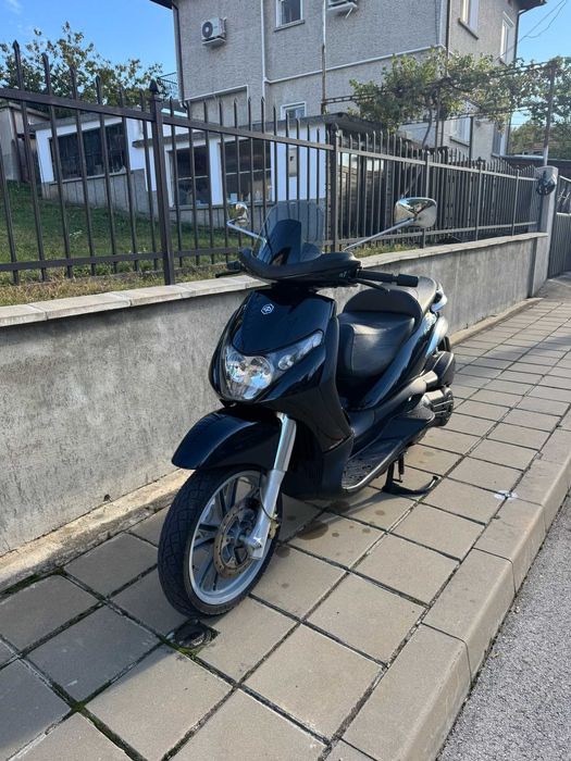 Скутер Piaggio Beverli 400ie Tourer
