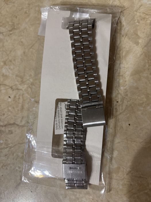 Часы наручные электронные