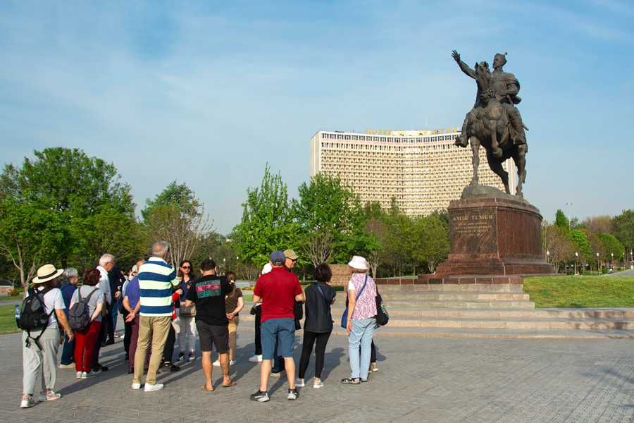 Persian guide service.خدمات راهنمای فارسی زبان Fors tilida gidlik.