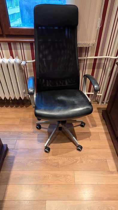 Мебели за офис/кабинет от масивна дървесина бюро, библиотека, шкаф