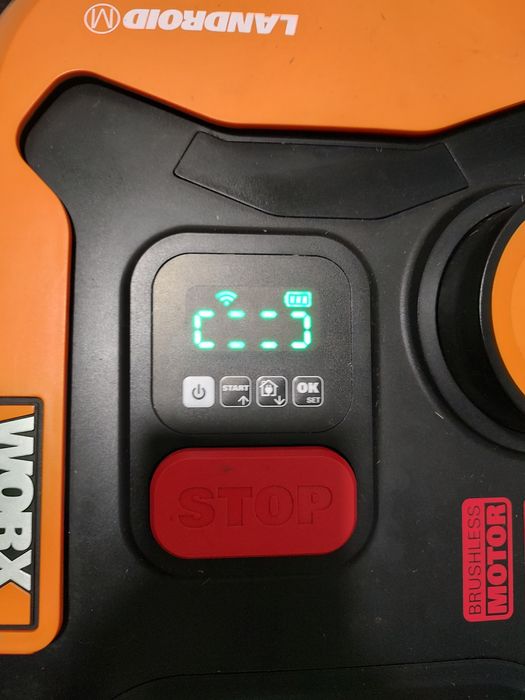 Robot de tuns gazonul Worx WR141E pentru 500mp
