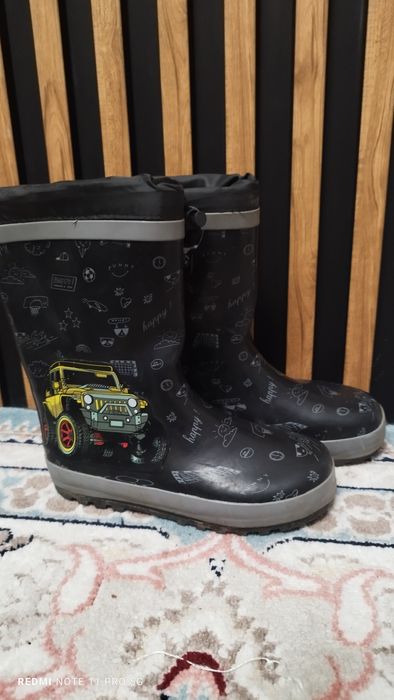 Продам резиновые сапоги